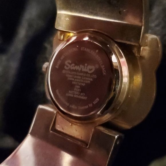 SANRIO HK1727J Hello Kitty Hidden Watch Goldtone Black Roses Bangle Bracelet - Picture 5 of 8